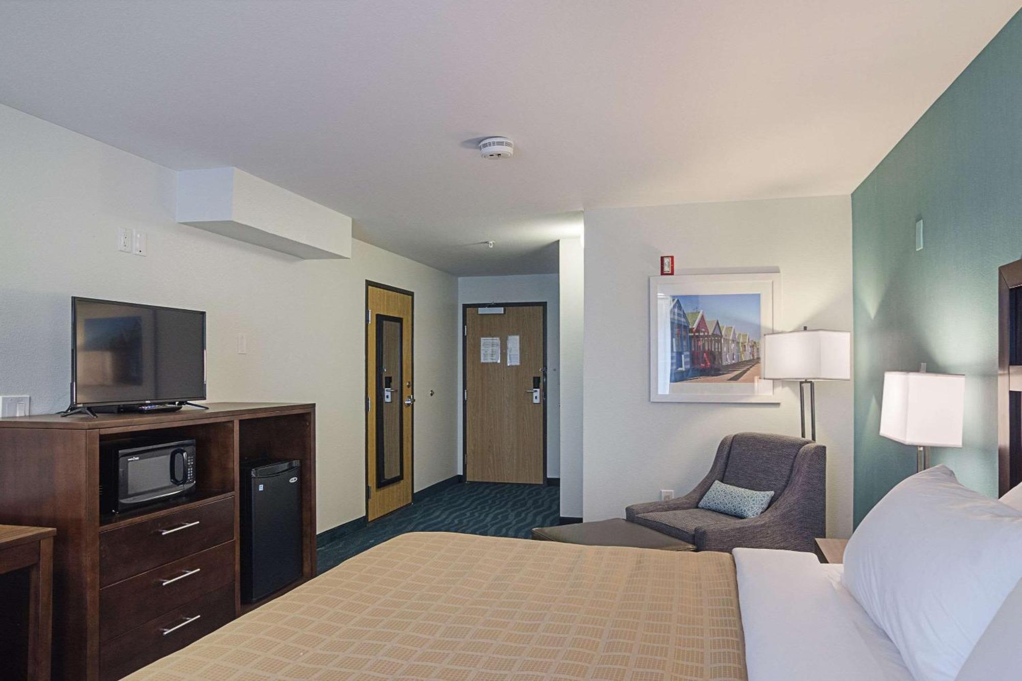 King Room - Accessible/Non-Smoking