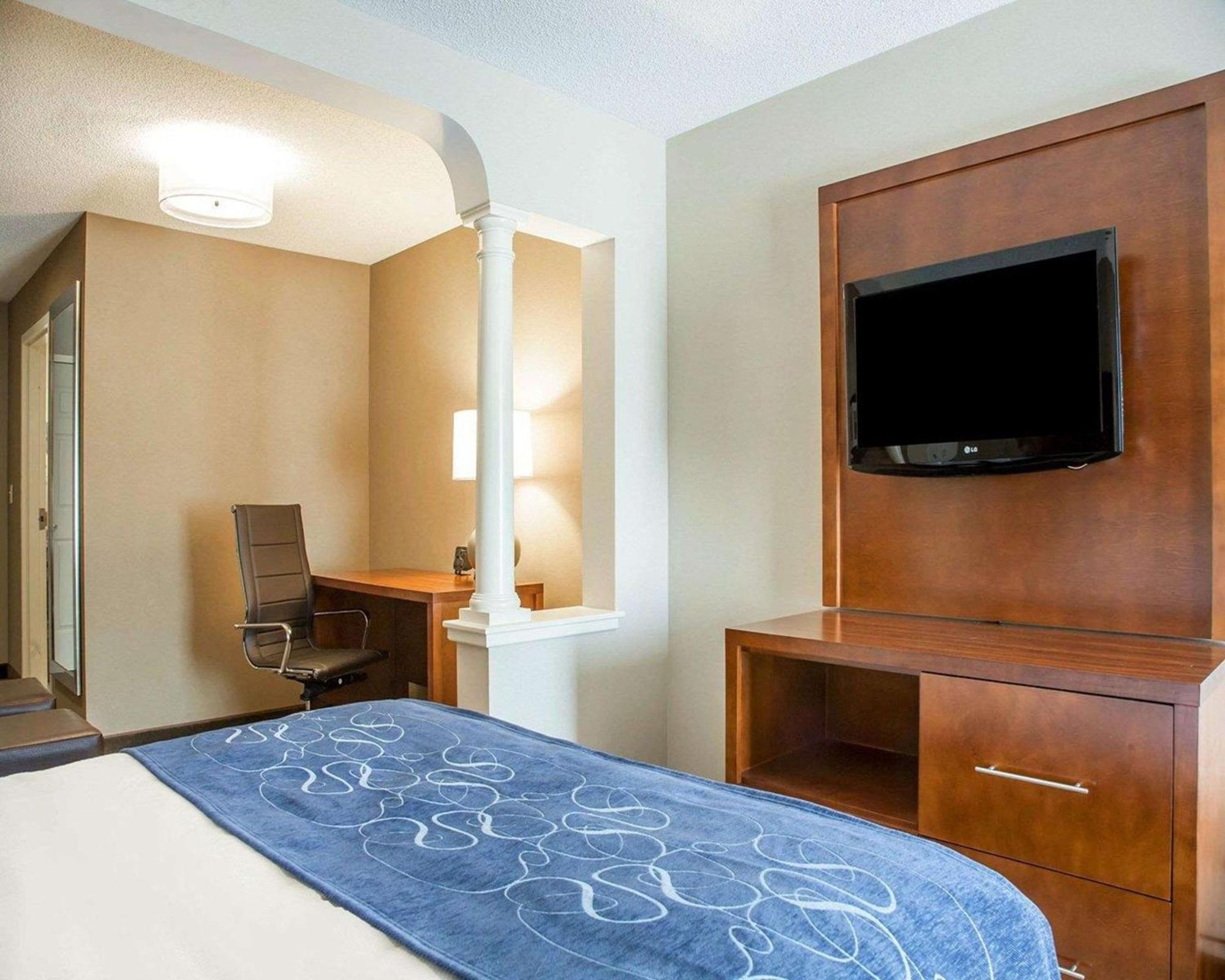 Queen Suite with Two Queen Beds - Non Smoking