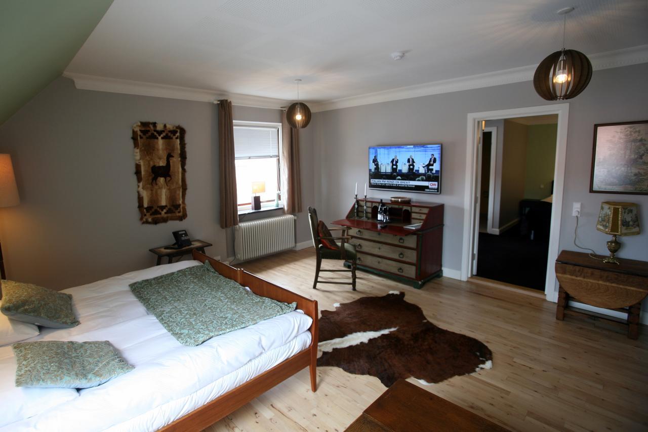 Deluxe Family Room