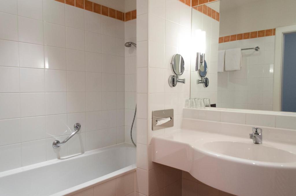 Classic Double Room,1541543179:JPEG