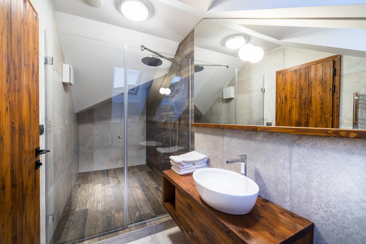 Deluxe Two-Bedroom Apartment