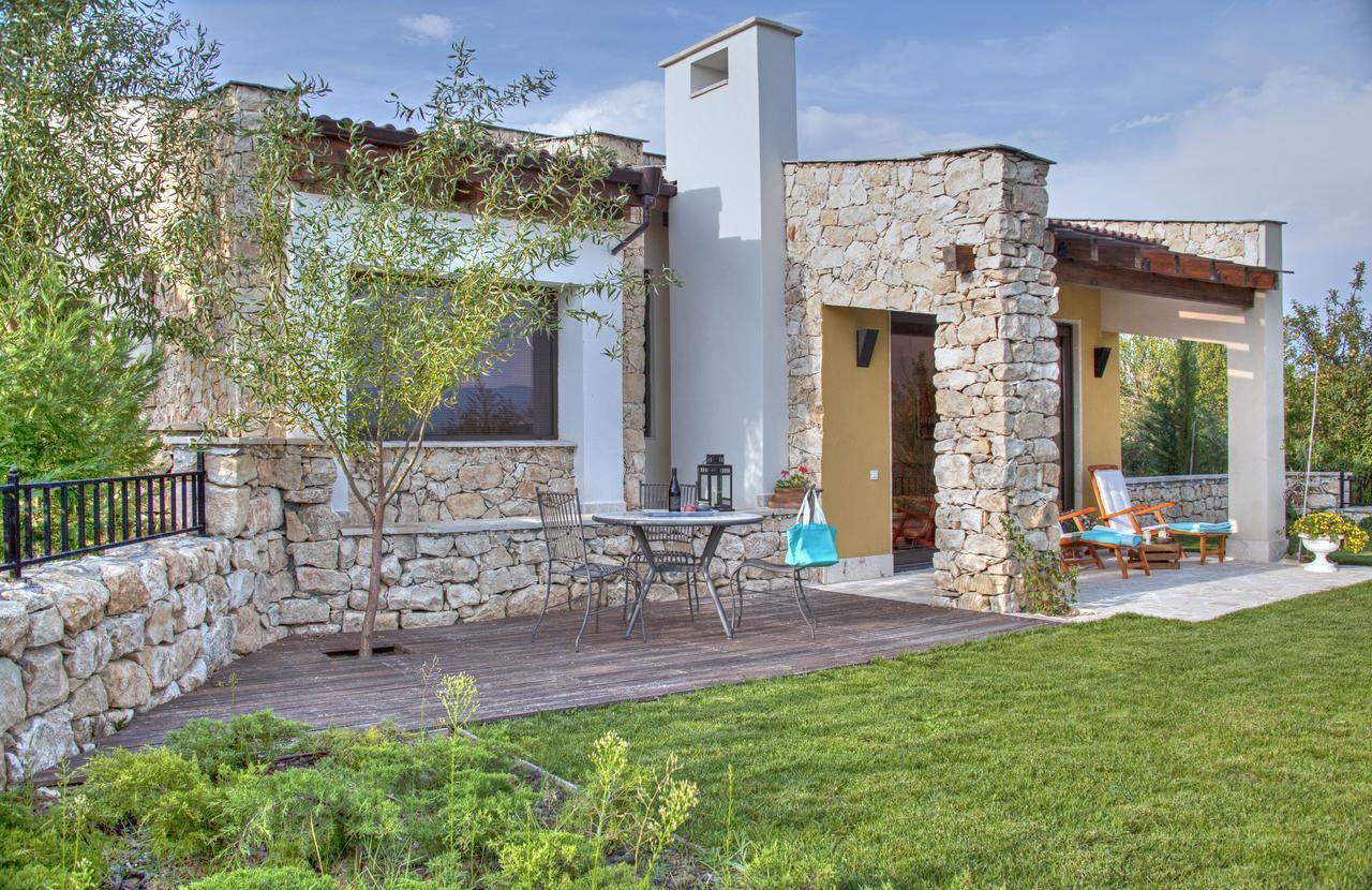 Villa (2 Adults + 1 Child)