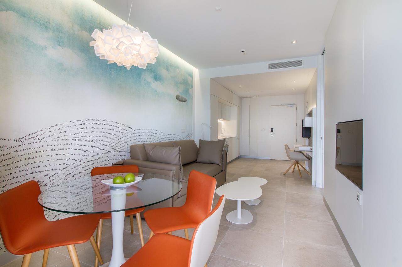 King Suite Kitchenette,1278874936:JPEG