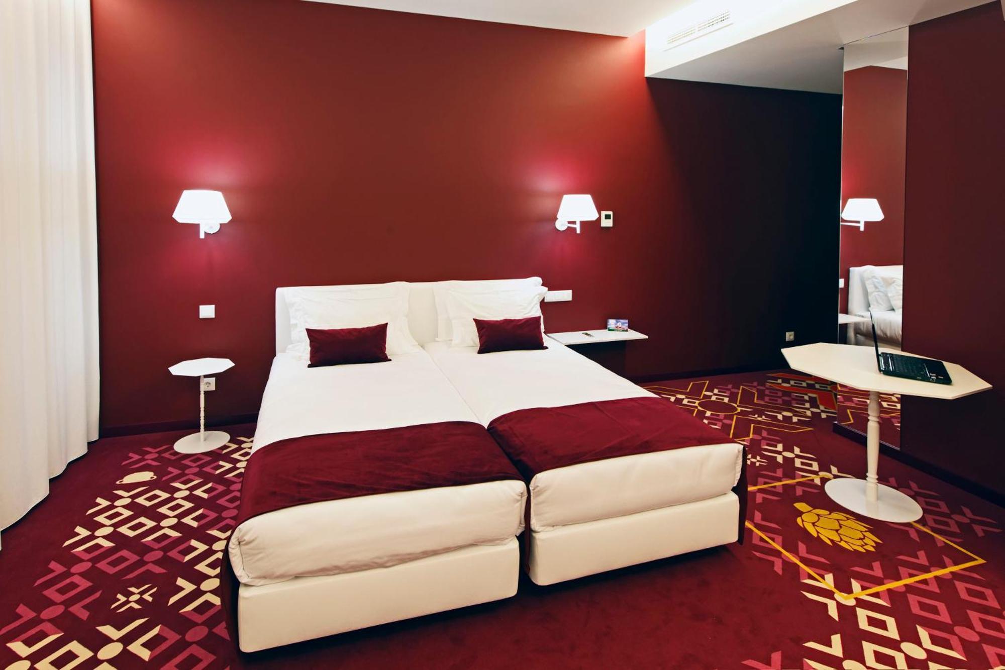 Deluxe Double or Twin Room,1584585265:JPEG