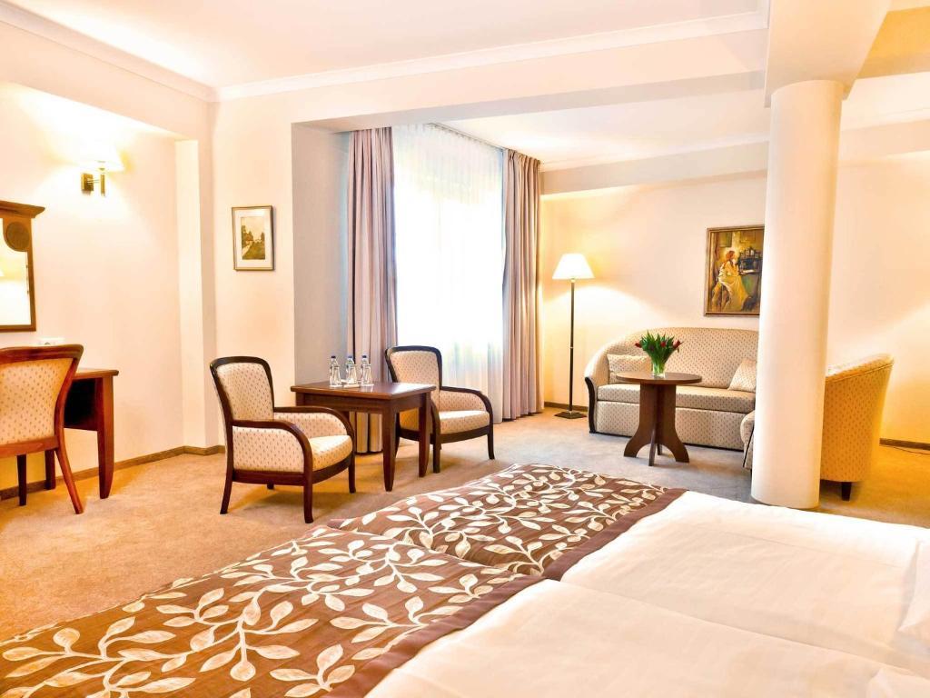 Deluxe Double or Twin Room with Sofa Bed