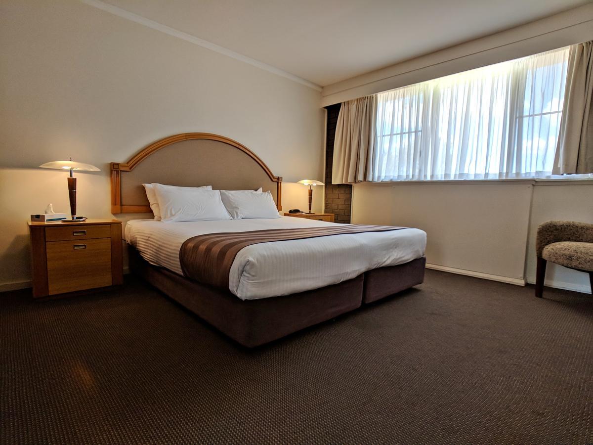 Budget King Room