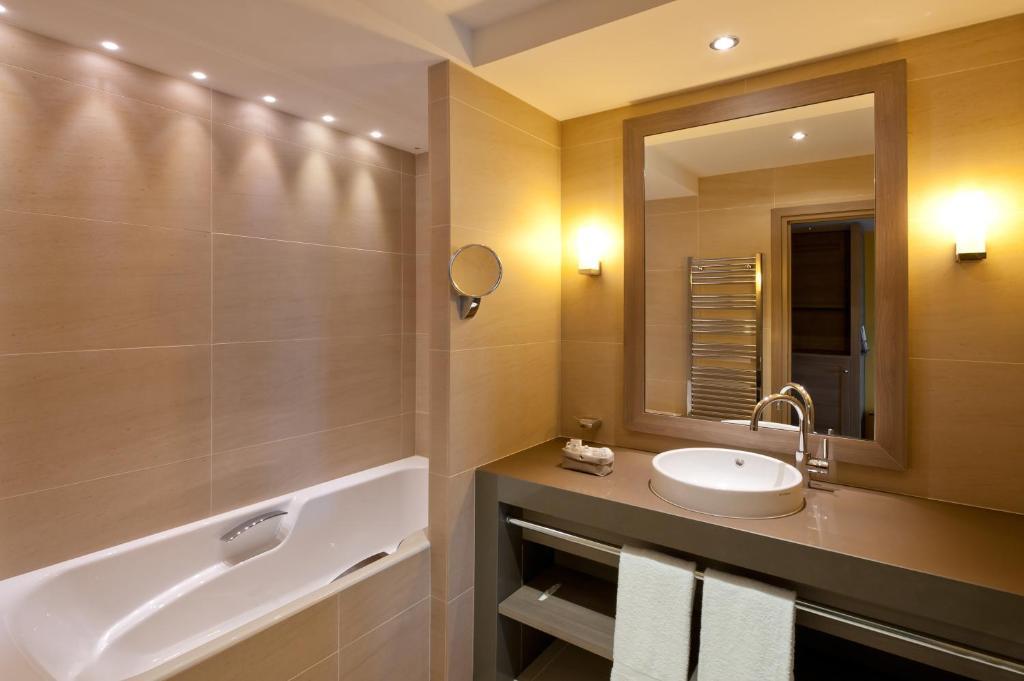 Superior Double or Twin Room with Sea View
