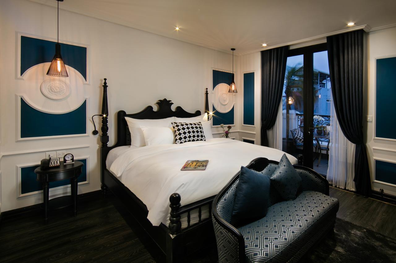 JM Marvel Balcony Room