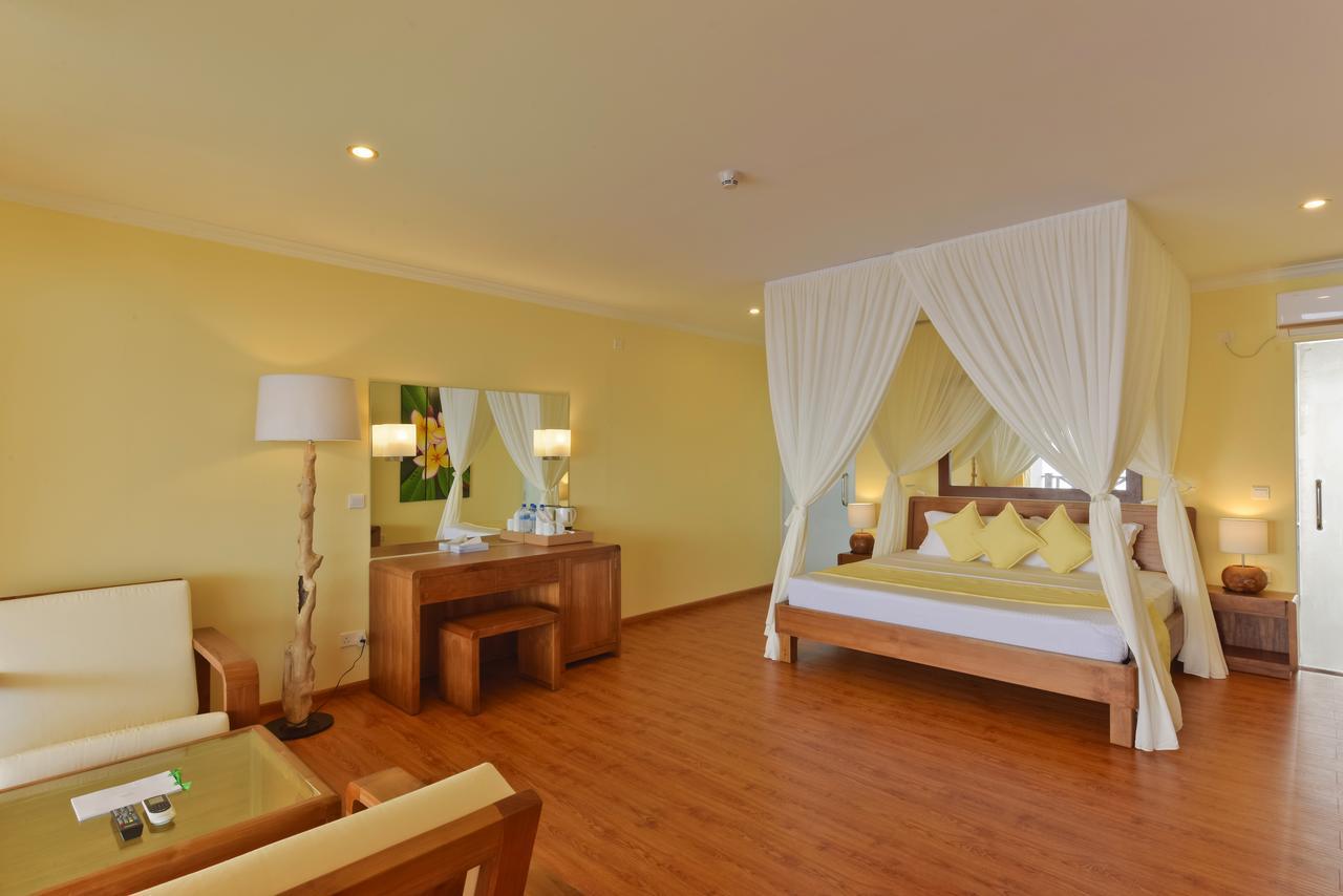 Beach Bungalow,633558870:JPEG