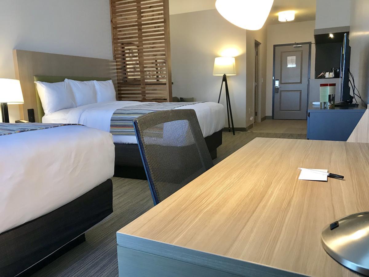 Suite 1 Chambre avec 2 Lits Queen-Size et Canapé-Lit - Non-Fumeurs