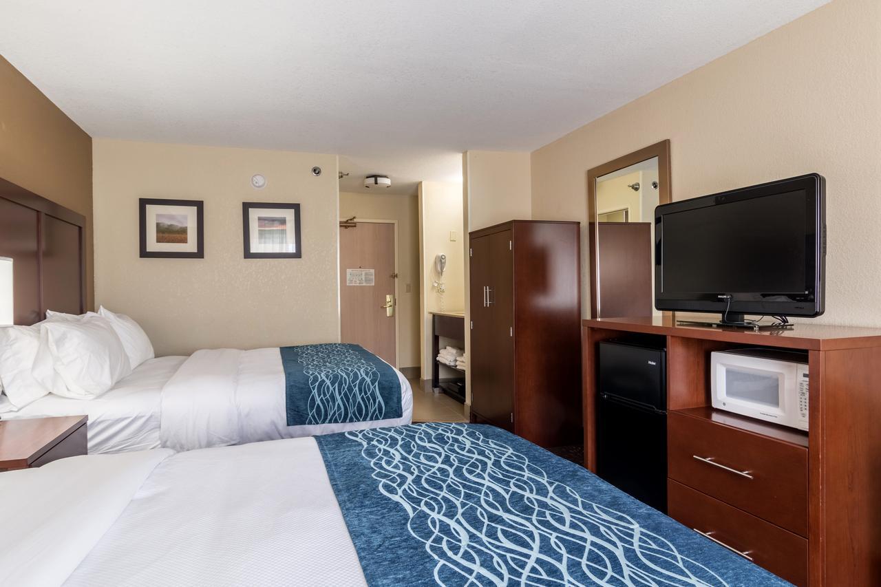 Queen Room with Two Queen Beds - Non-Smoking