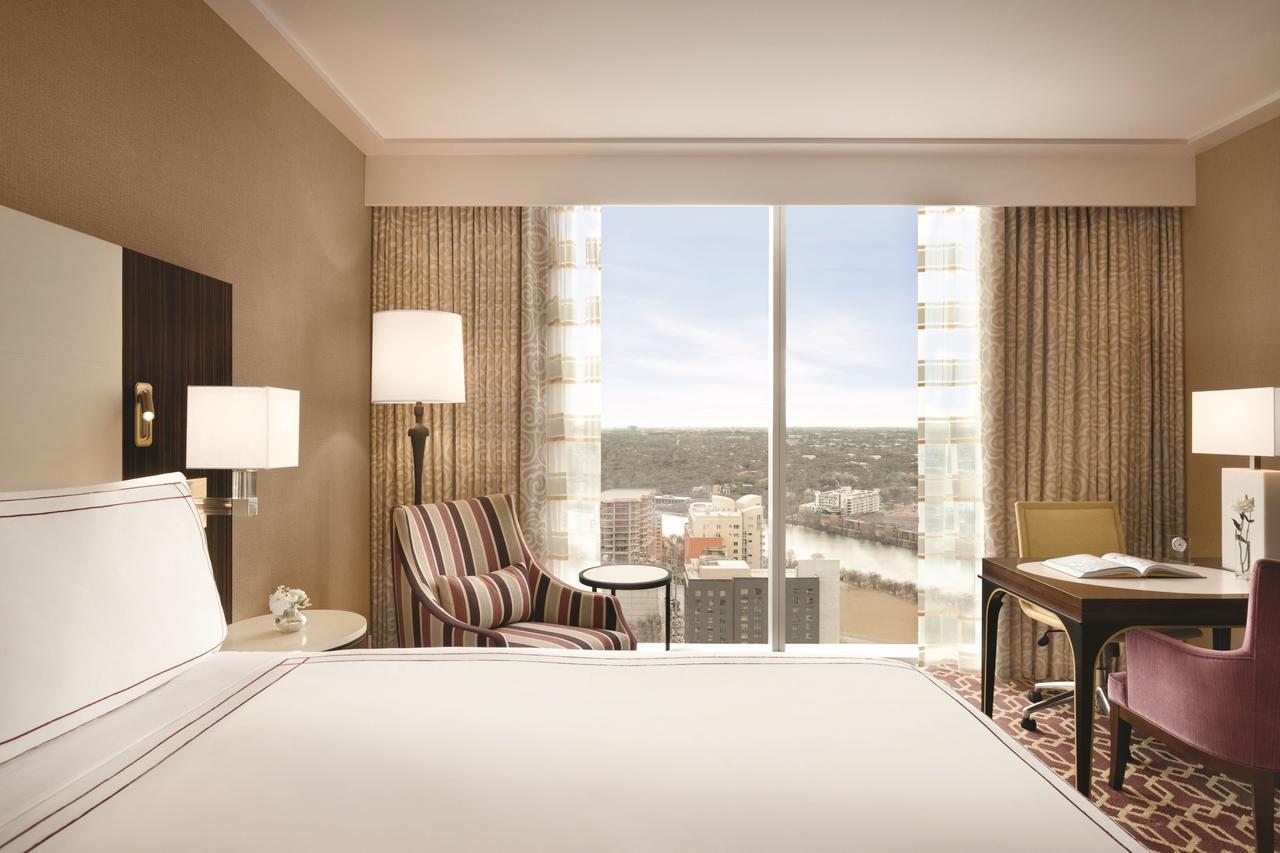 Fairmont Gold Room 1 King Bed