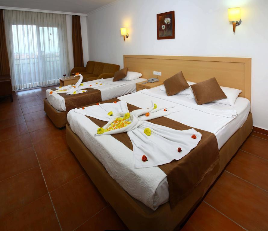 Large Double or Twin Room,693406083:JPEG