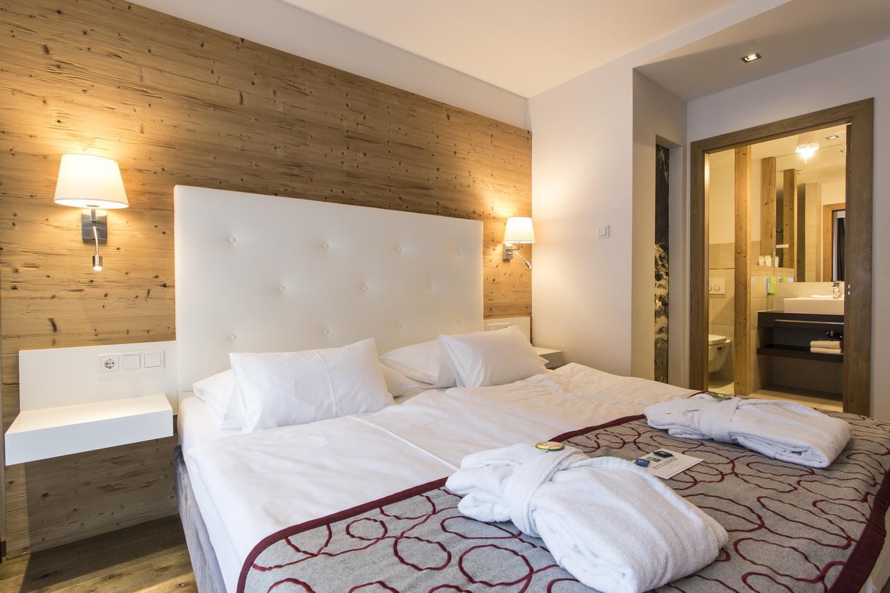 Doppelzimmer Baerenkopf Alpin mit Balkon