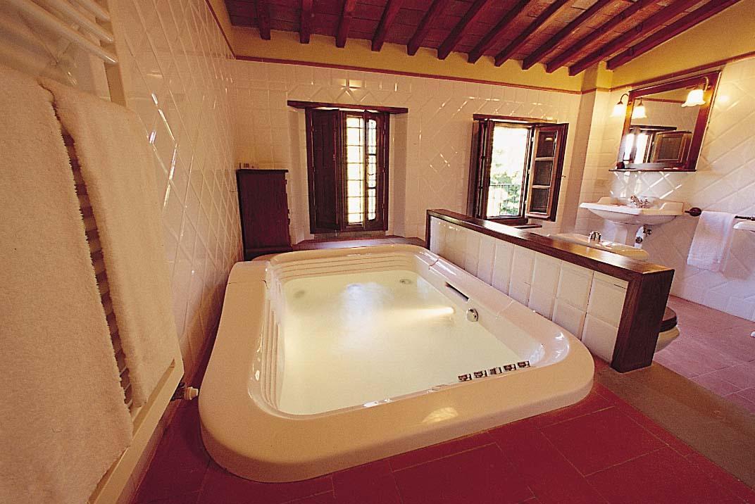 Exclusive Suite Spa Bath,769988968:JPEG