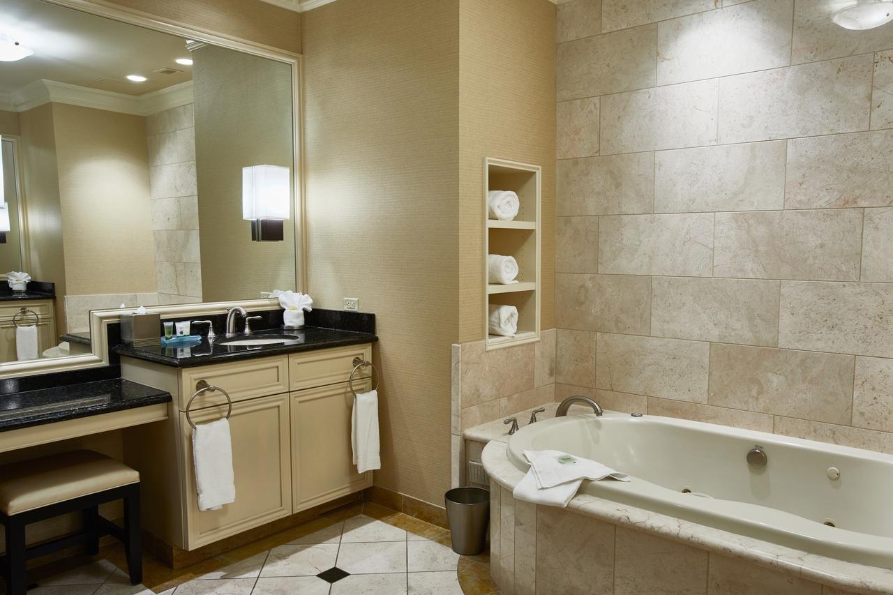 King Suite Spa Bath,644511639:JPEG