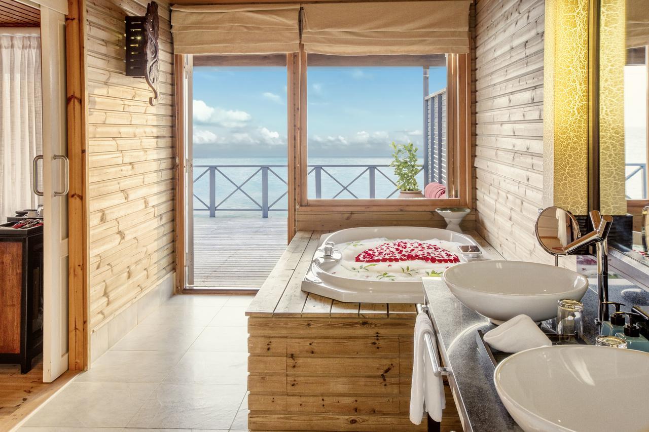 Jacuzzi Water Villa