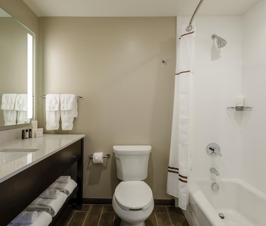 Deluxe Queen Room with Two Queen Beds