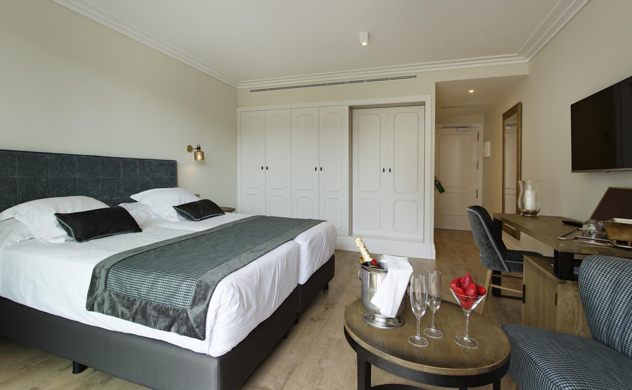 Double or Twin Room Terrace Sea or Beach View