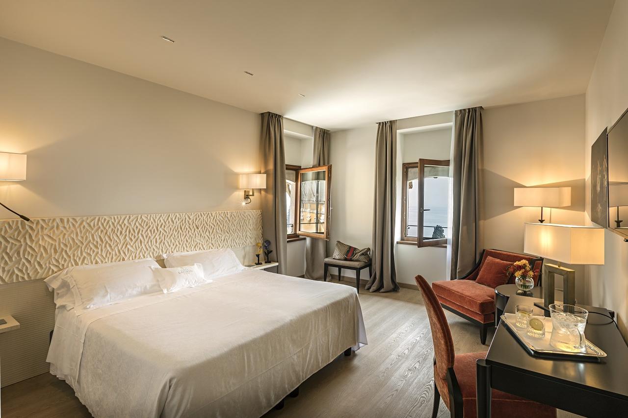 Junior Suite with Lake View