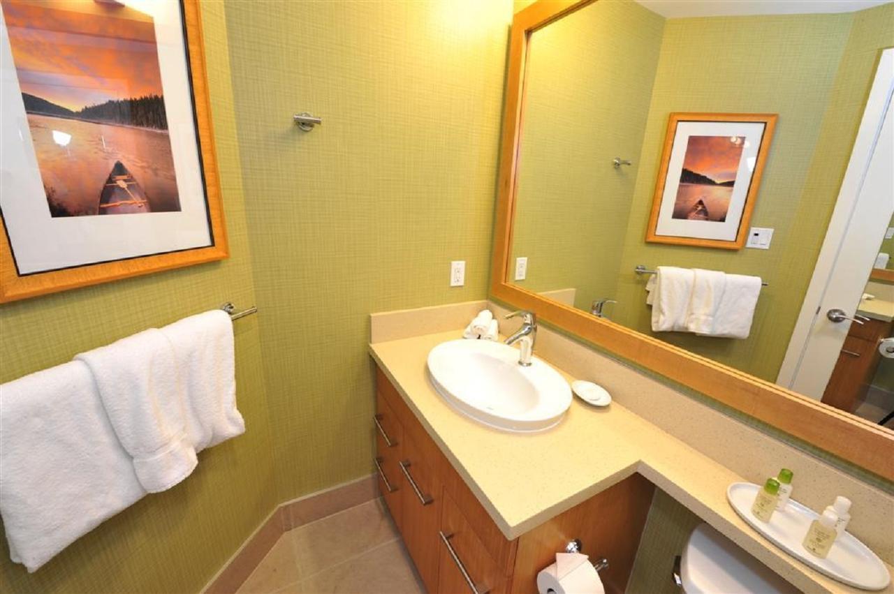 Studio Suite with Lake View