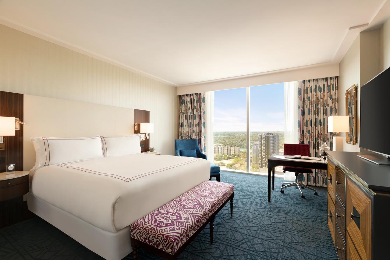 Fairmont Gold Studio Suite 1 King Bed