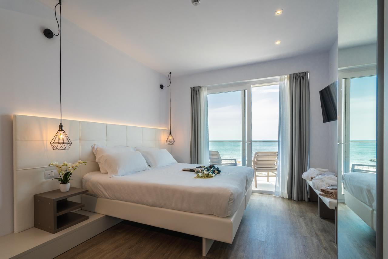 Deluxe Double or Twin Room Sea View,664021182:JPEG
