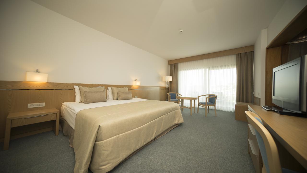 Standard Doppel- oder Zweibettzimmer mit Meerblick