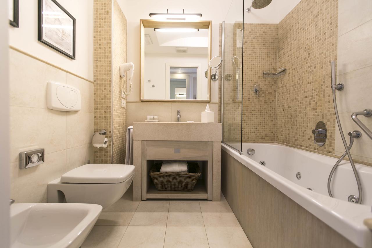 Superior Double Room Outdoor Jacuzzi,736347748:JPEG