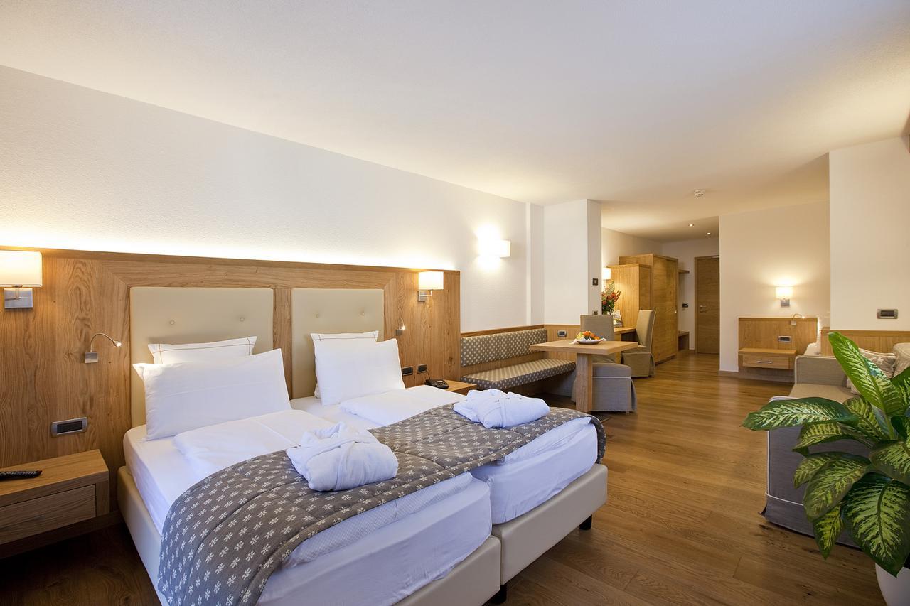Junior Suite,670330812:JPEG