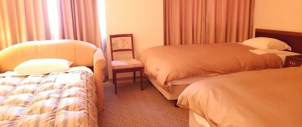Twin Room with Extra Bed - Non-Smoking