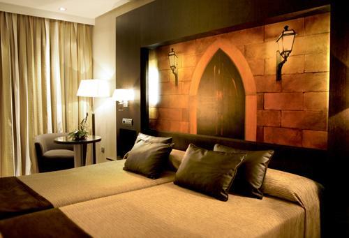 Premium Double or Twin Room,791296587:JPEG