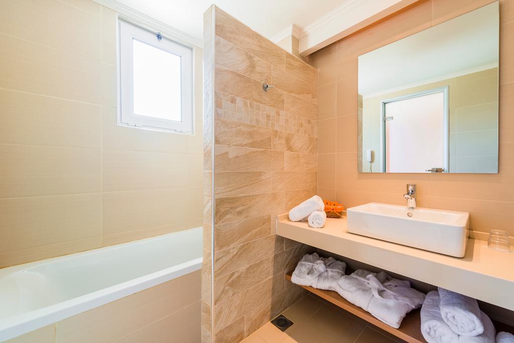 One-Bedroom Suite,1074211090:JPEG