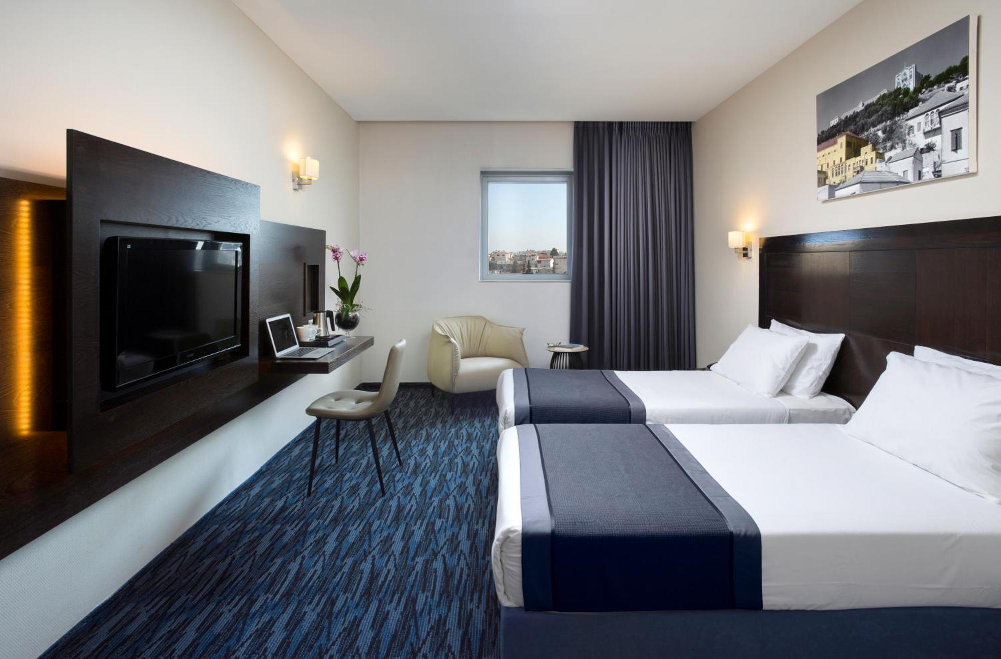Deluxe Twin Room with Old Town View