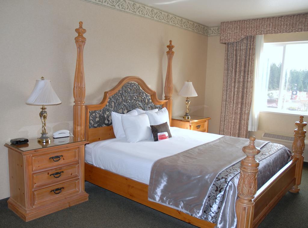 1 King Bed, One-Bedroom, Suite, Non-Smoking