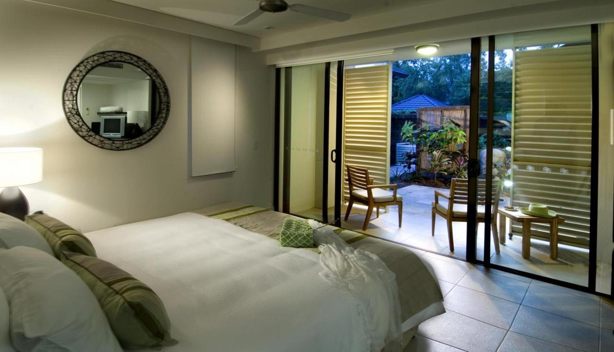 Studio Spa Room