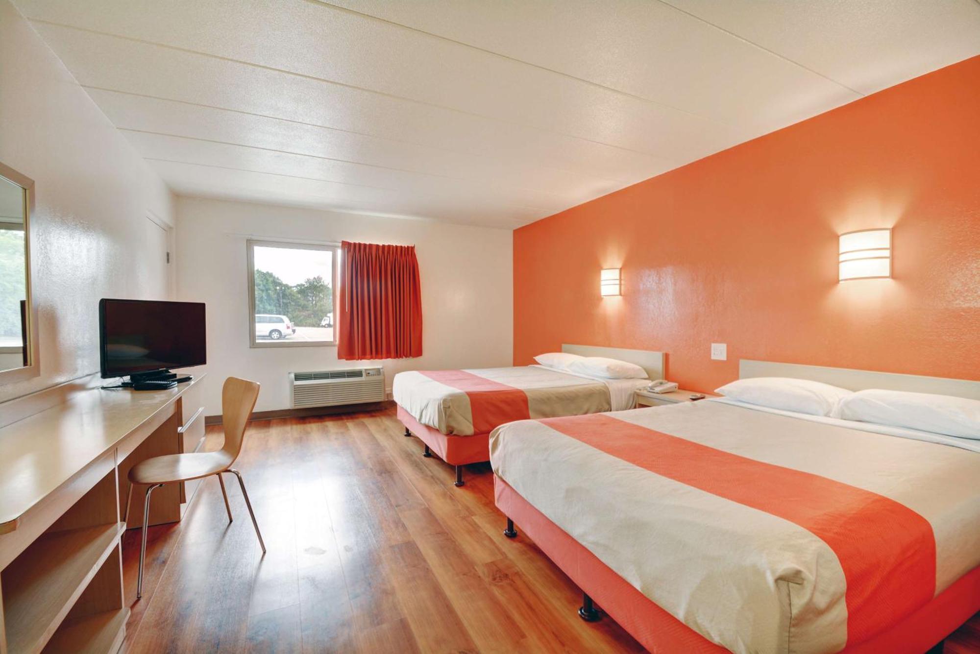 Queen Room with Two Queen Beds - Disability Access - Roll In Shower