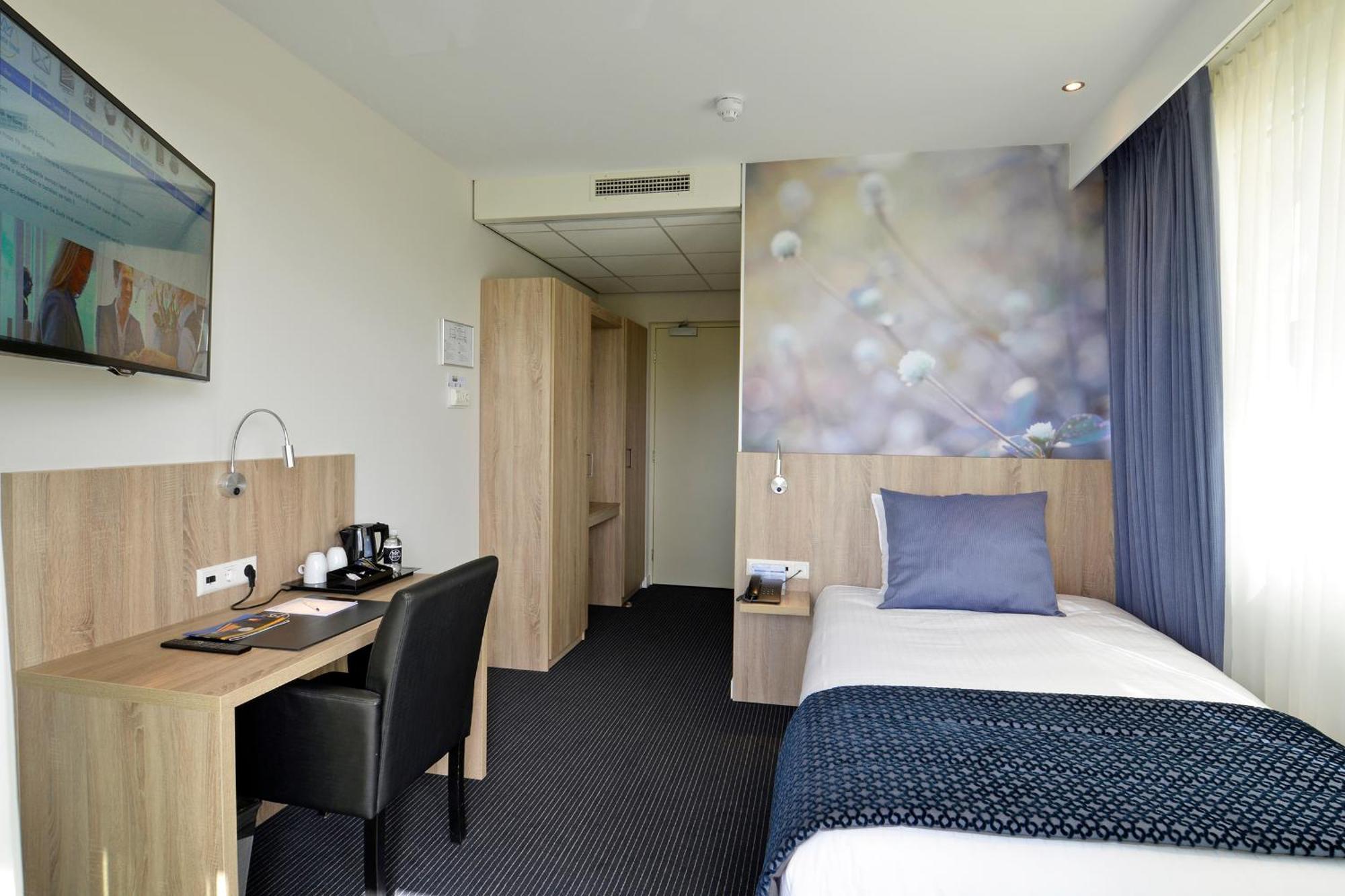 Single Room Balcony,688345818:JPEG