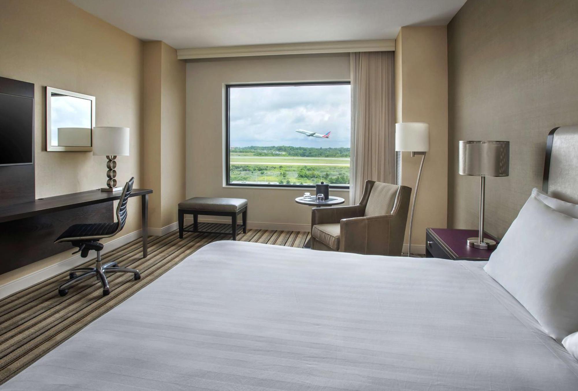 King Room with Accessible Shower - Disability Access