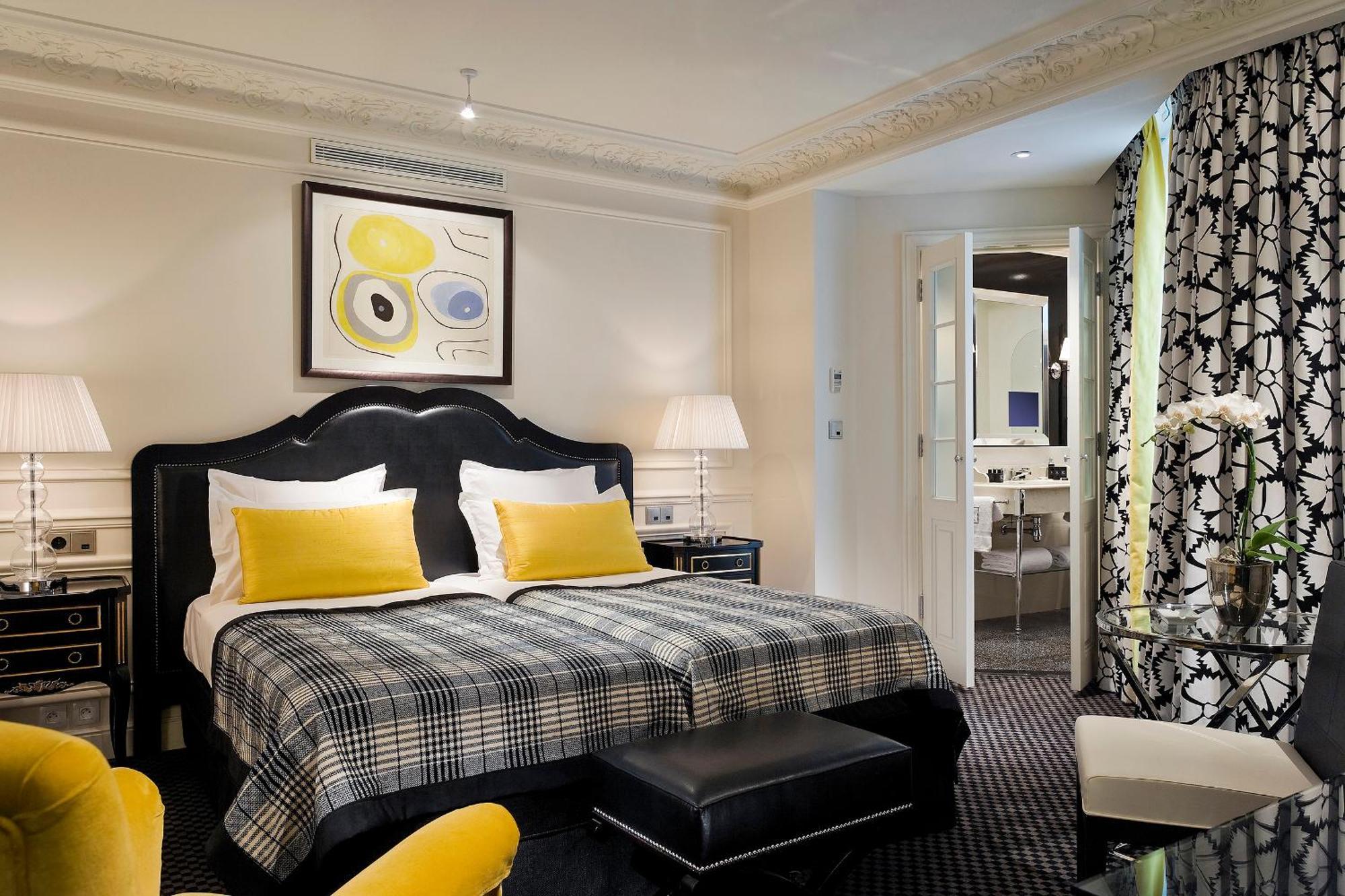 Executive Room King bed or Twin & bath,692244288:JPEG
