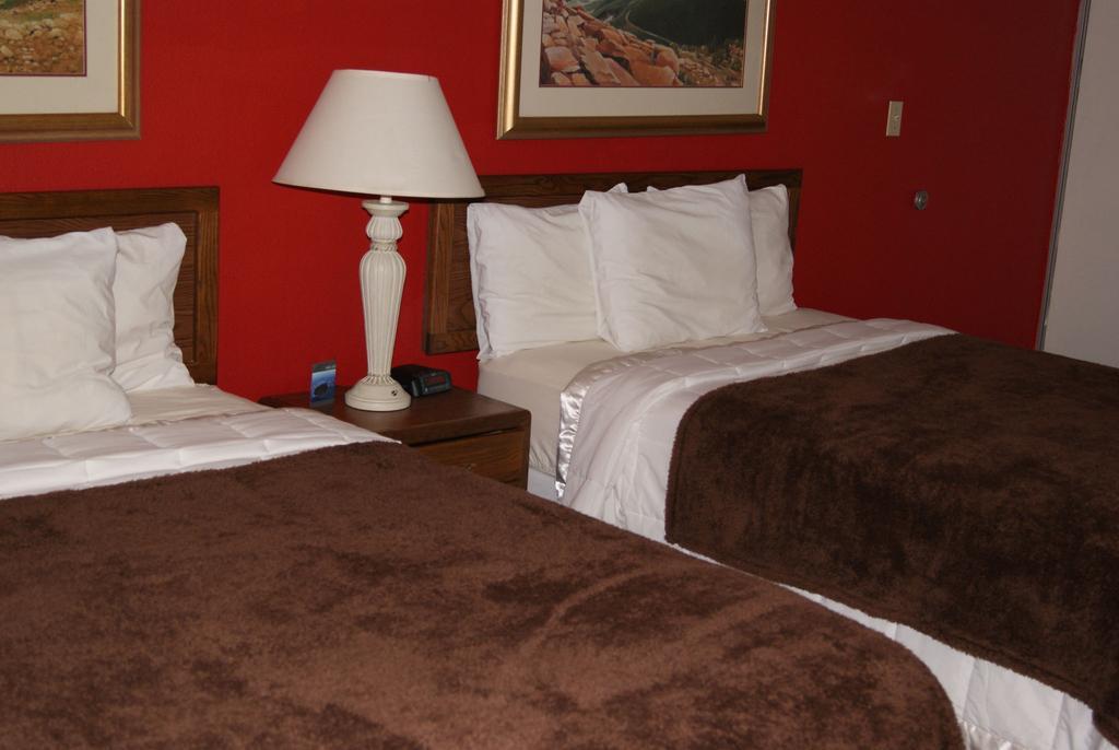 Queen Room Two Queen Beds Non-Smoking