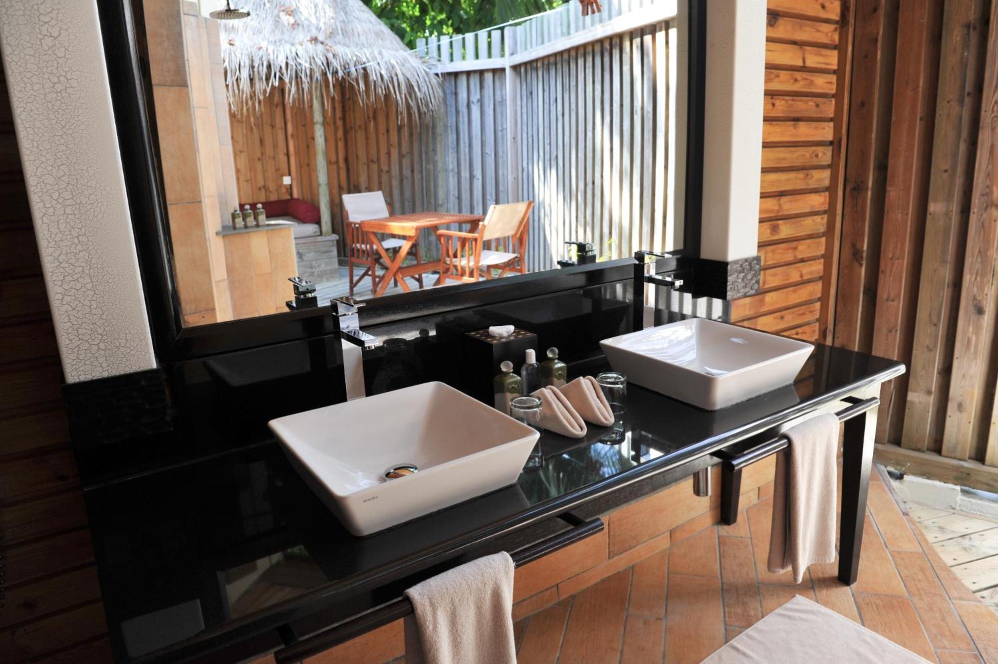 Jacuzzi Beach Villa