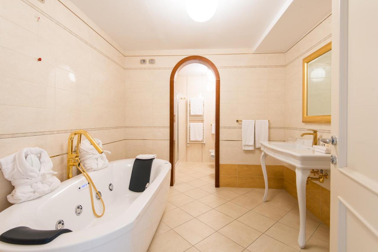 Junior Suite,1278512812:JPEG