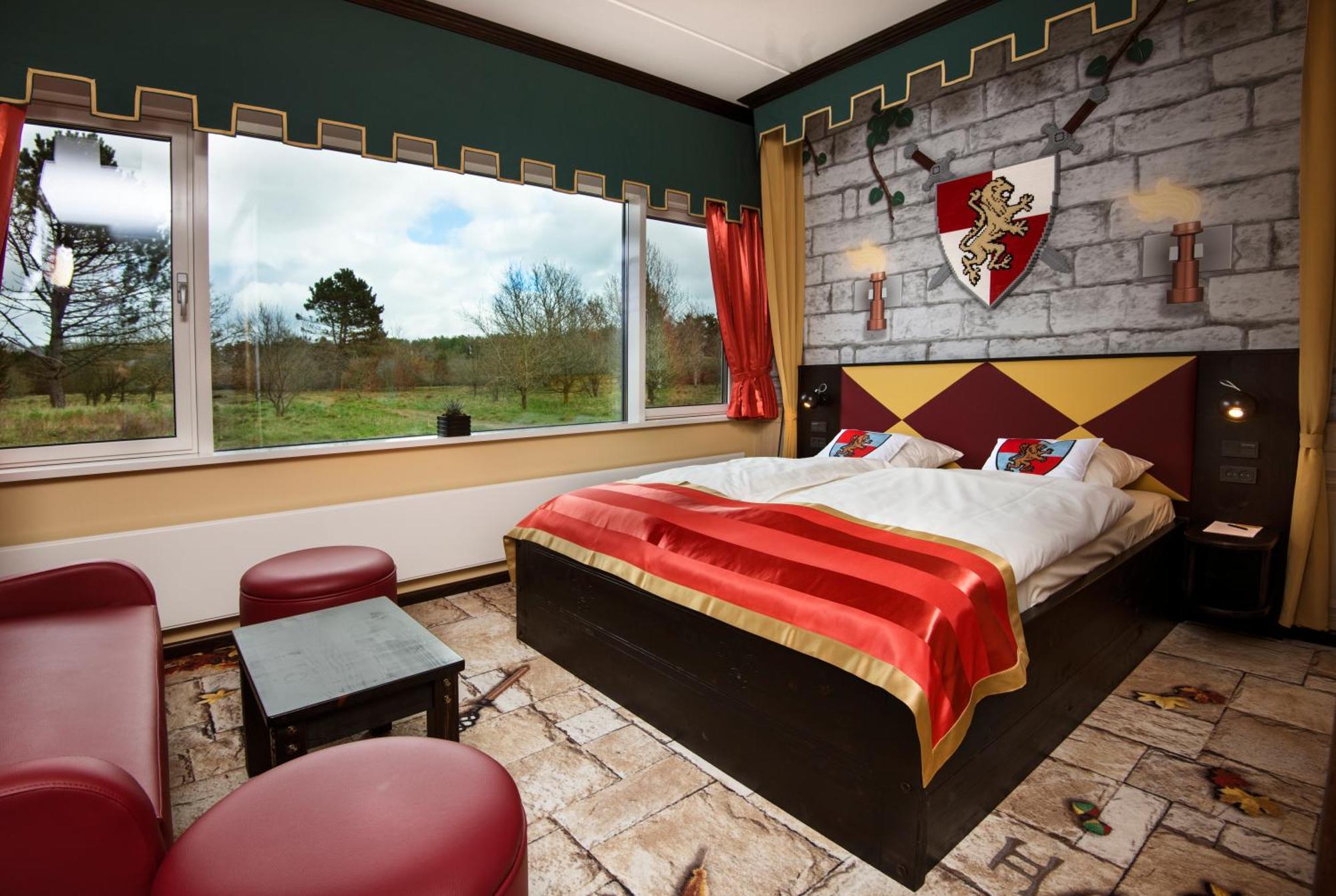 Kingdom Room,1589158658:JPEG