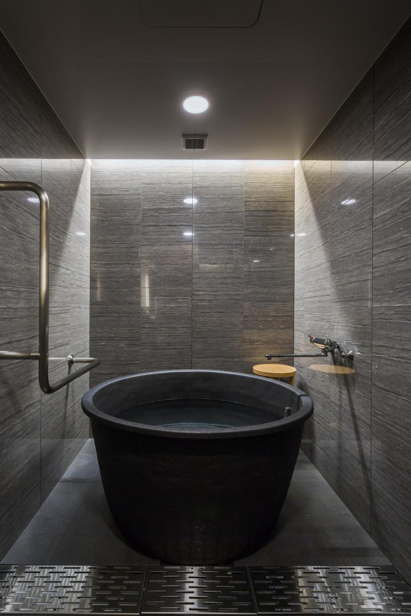 Corner Twin Room