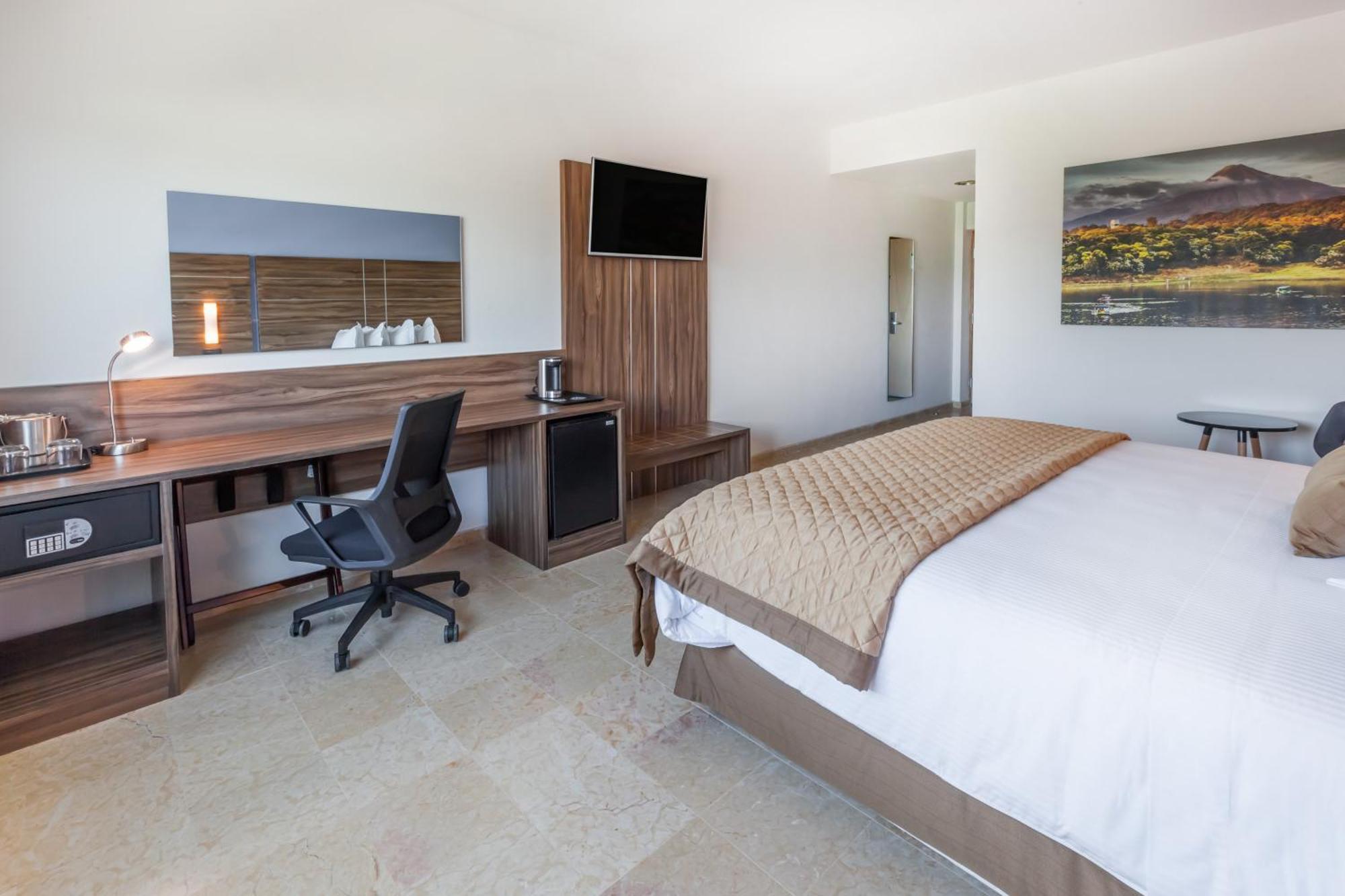 Executive Room 1 King,1260392353:JPEG