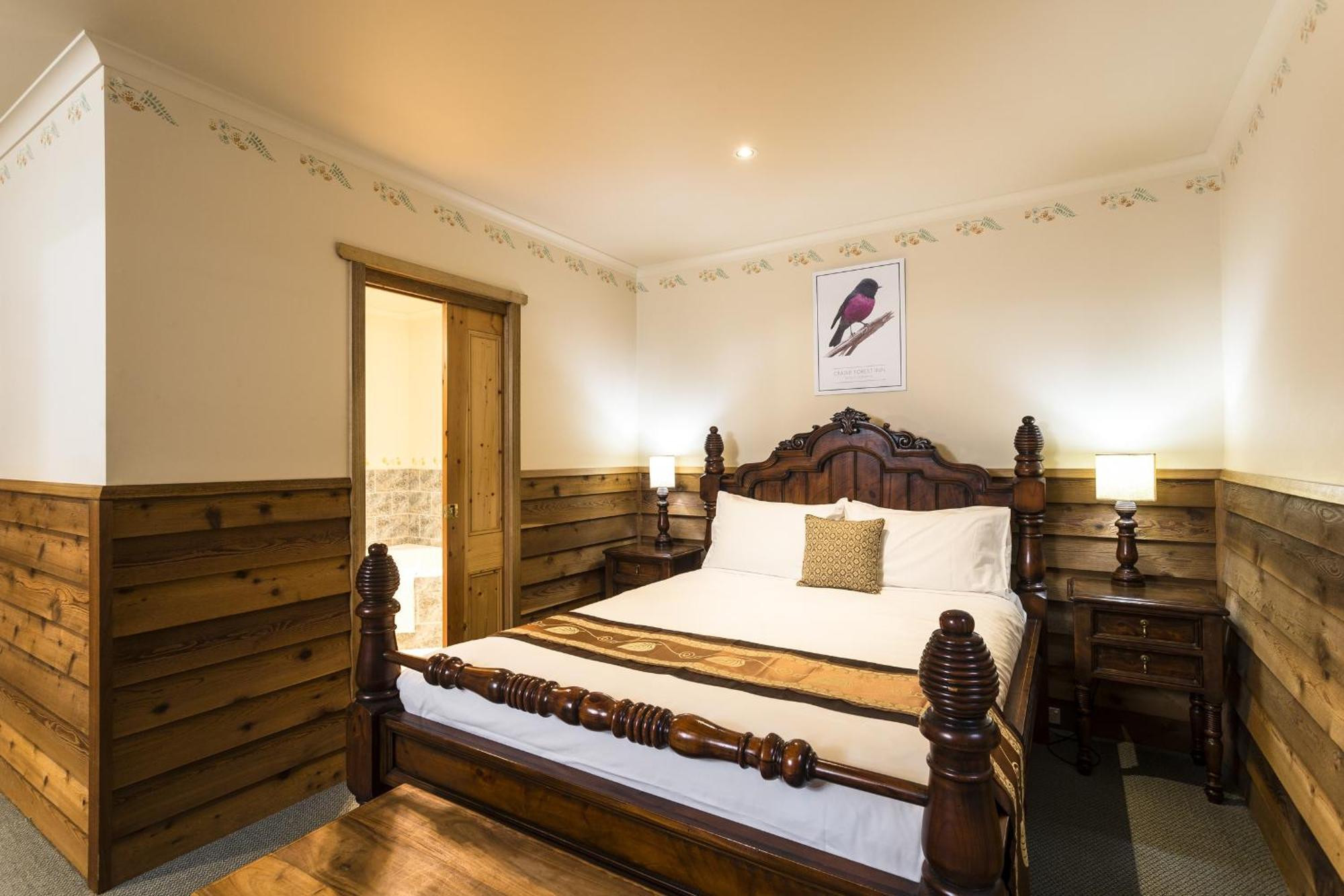 Deluxe Suite with Spa Bath