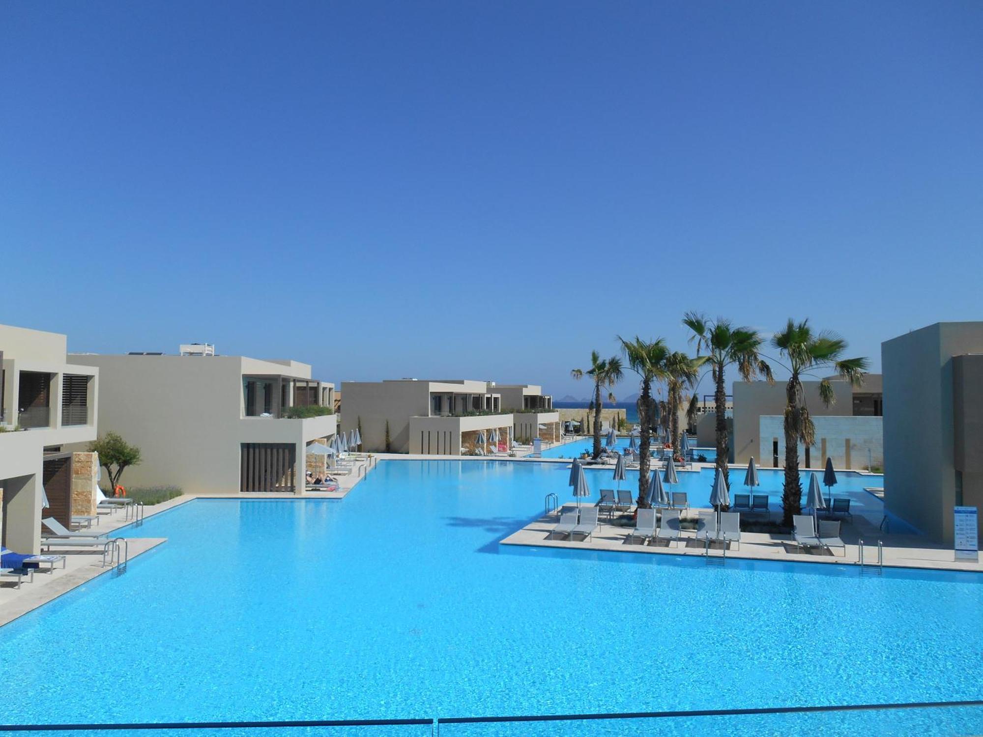 Executive Suite Two Bedrooms Swim-up Sharing Pool,1038054802:JPEG