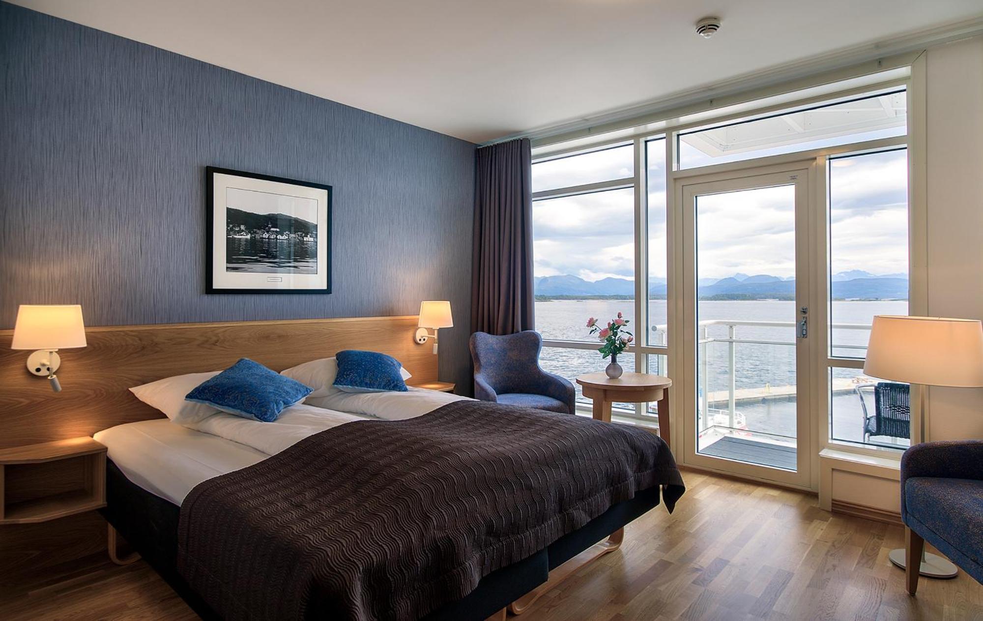 Fjord view room with balcony