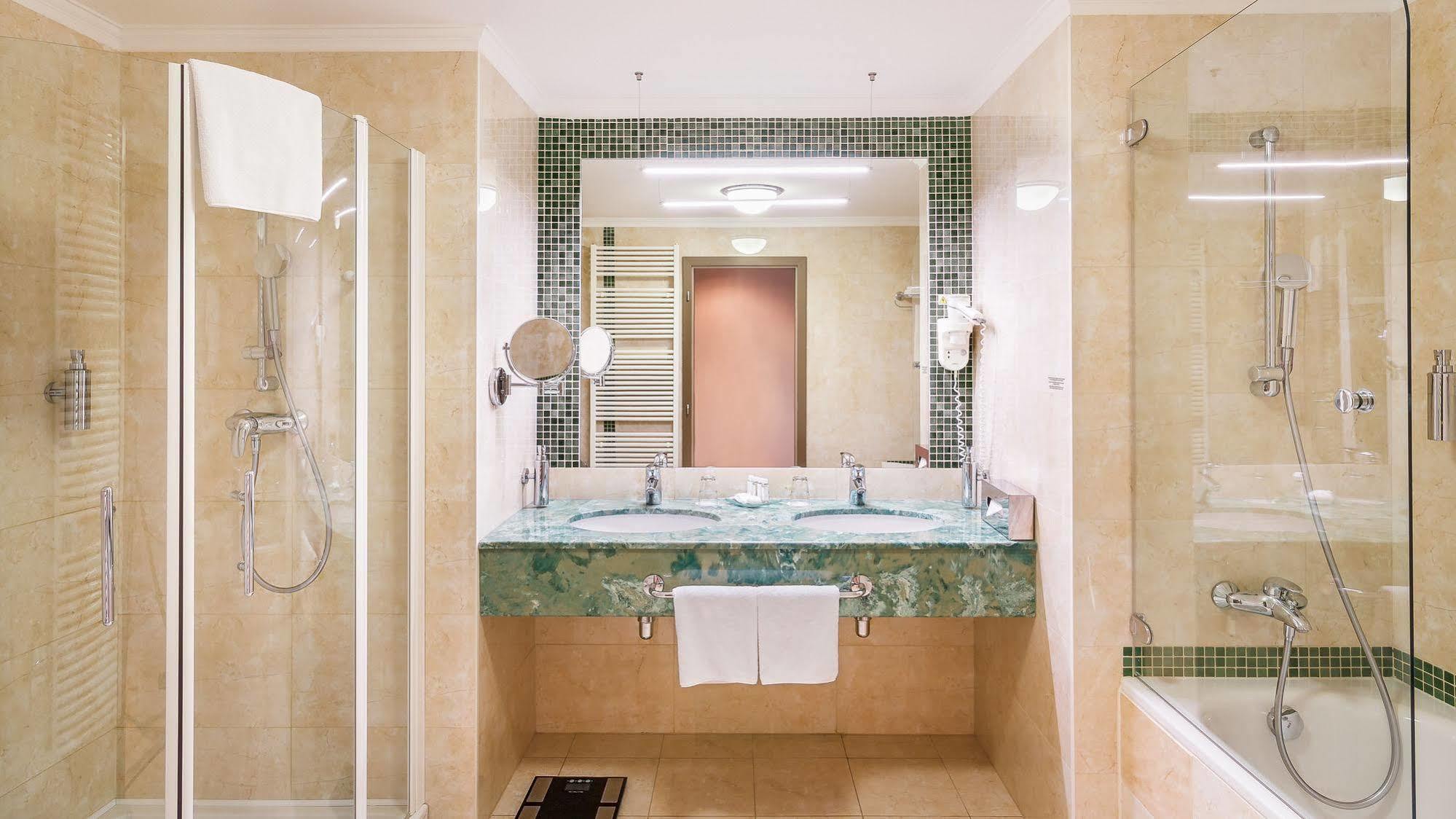 Deluxe Double or Twin Room Castle View